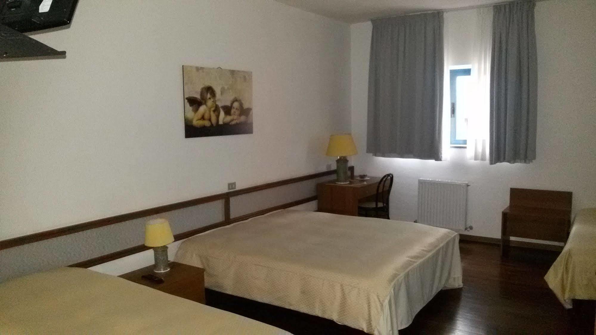 Hotel Cristallo アッセルジ エクステリア 写真